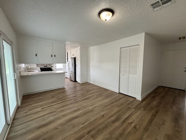 Photo - 1455 Laramie Ave Apartment