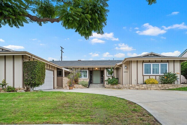 Foto del edificio - 6204 S Corning Ave