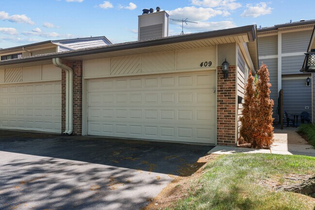 Building Photo - 409 Mallard Dr