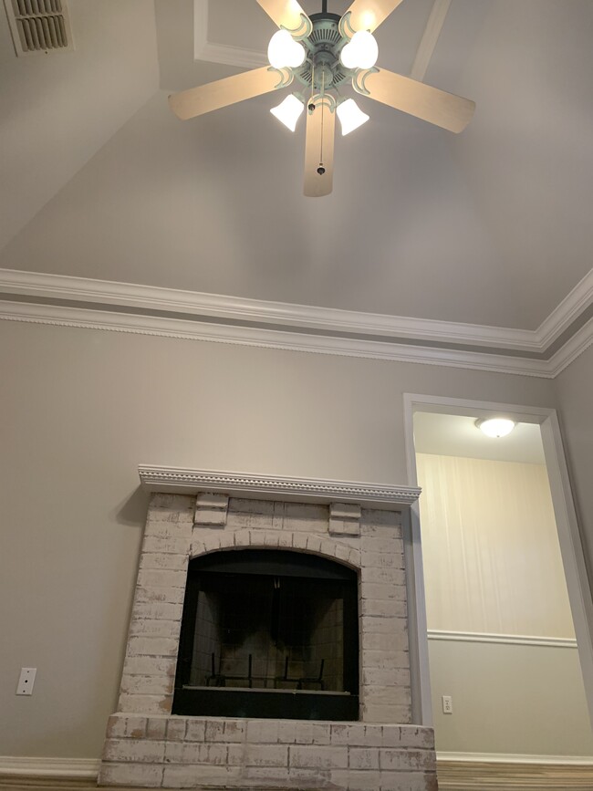 Building Photo - 5005 Longstreet Pl