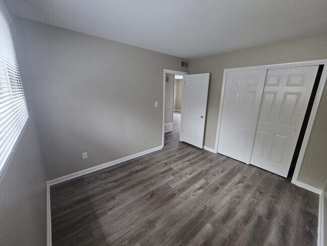 Building Photo - 4709 Northcrest Dr
