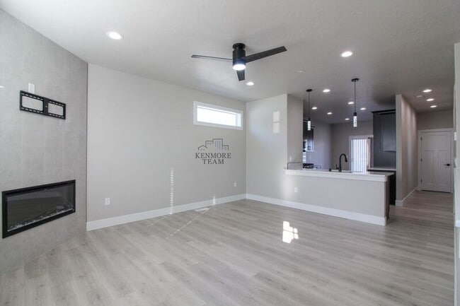 Building Photo - 775 Rio Vis Lp