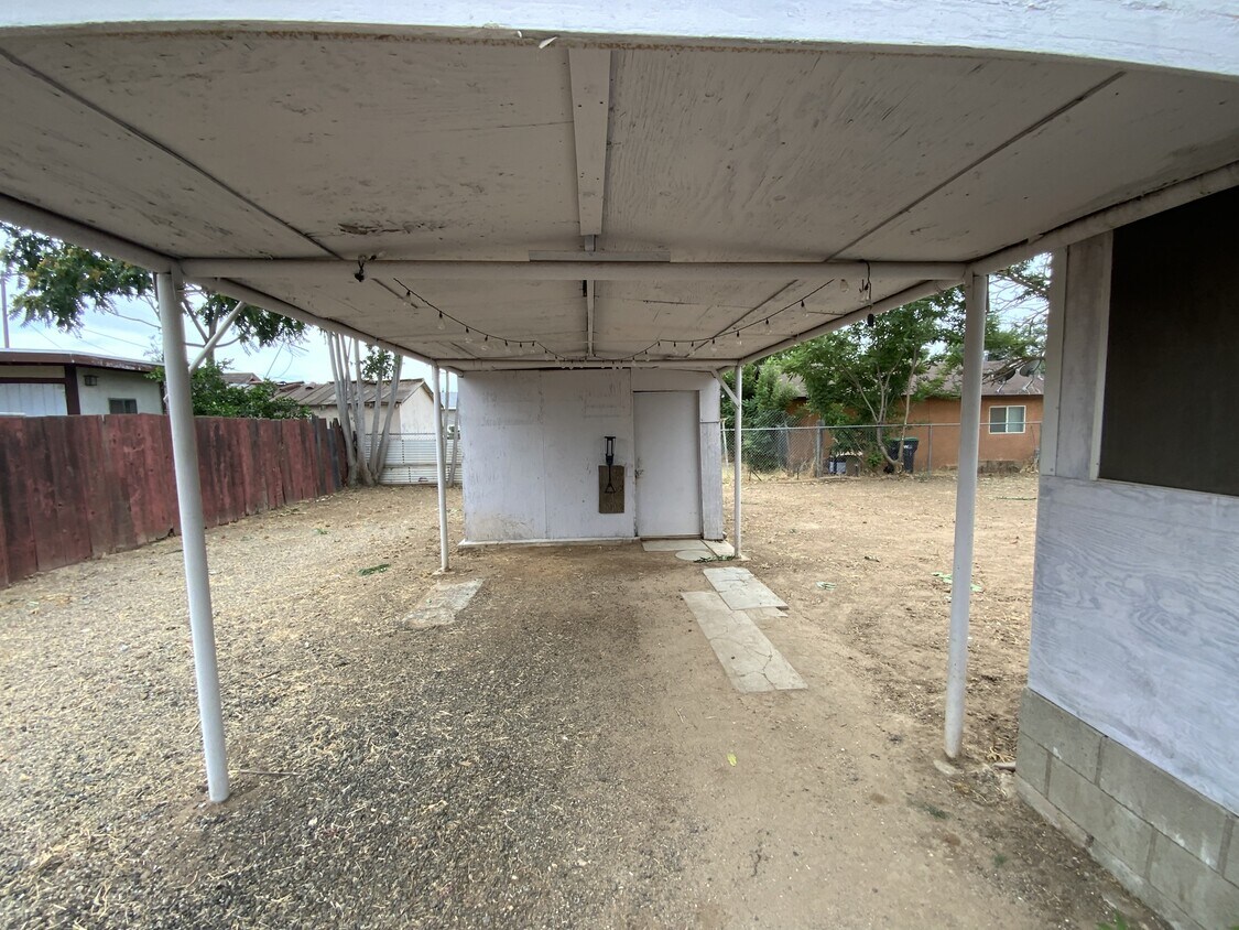 Foto del edificio - 227 W 9th St