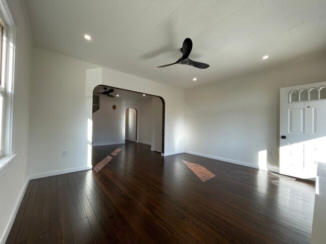 Building Photo - 31 S 6th Street - $2,100 per month plus al...