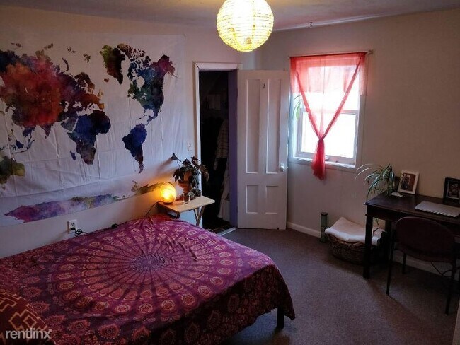Building Photo - 2 br, 1 bath Apartment - 3601 W Enfield Pl