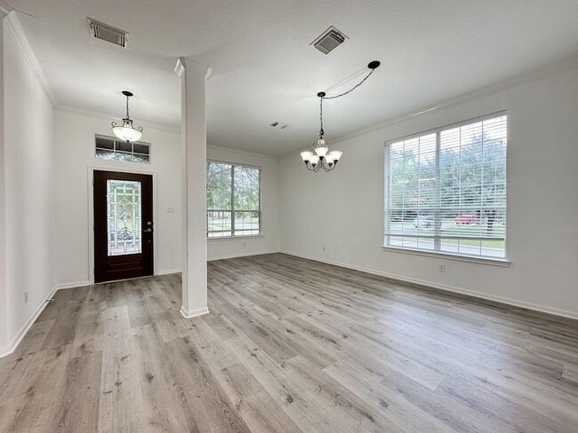 Foto del edificio - 73 E Montfair Blvd