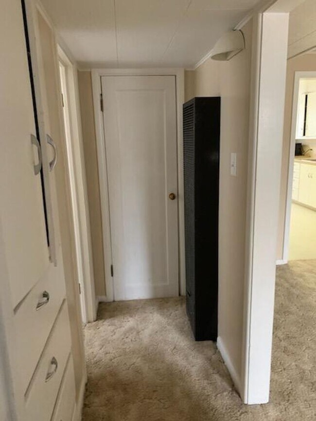 Building Photo - 1885 Cherry Ct