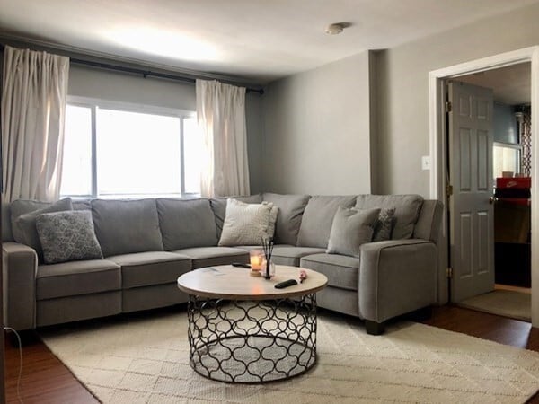 Building Photo - 192 Bridge St