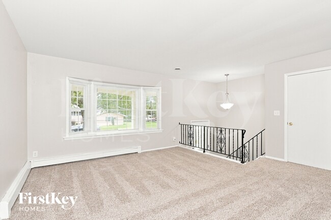 Building Photo - 401 Longview Dr