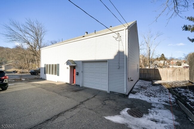 Building Photo - 157 Washington St