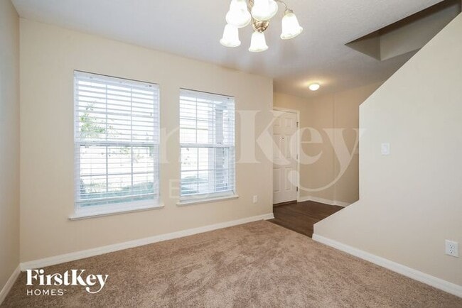 Building Photo - 10226 Magnolia Hills Dr