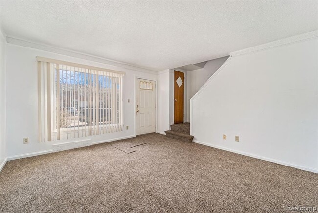 Building Photo - 3490 Ewald Cir