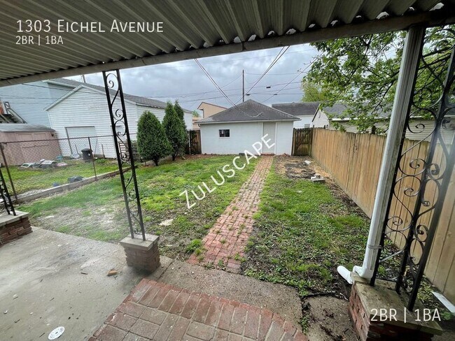 Foto del edificio - 1303 E Eichel Ave