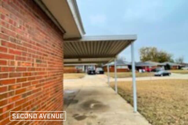 Building Photo - 1633 NE 47th St