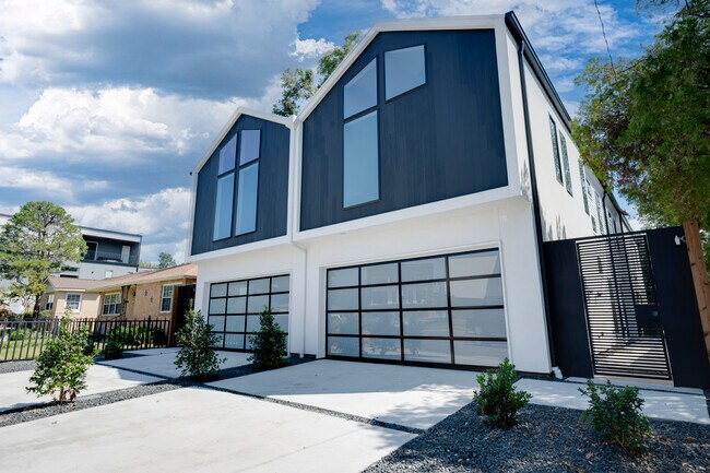 Foto del edificio - 4620 Weldon St