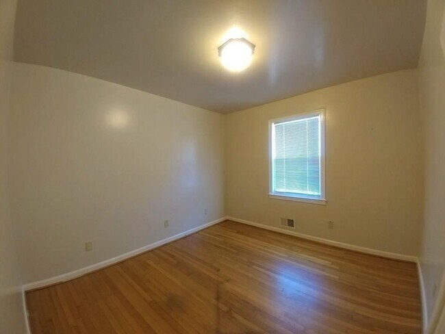 Foto del edificio - 1275 Pine Valley Ct