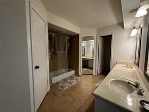 Building Photo - 44 Whisper Ln