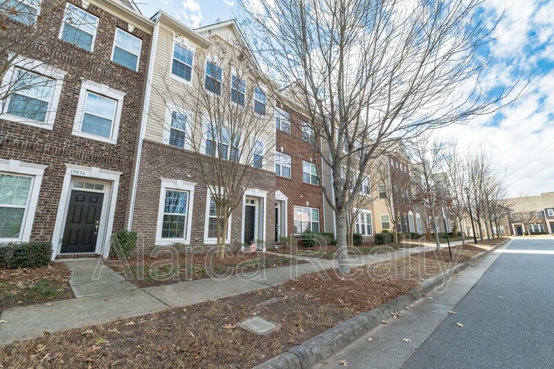 Foto principal - 19032 Lake Breeze Dr