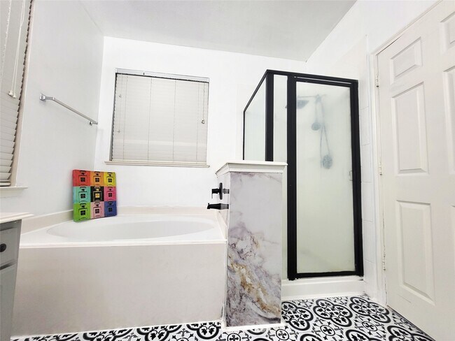 Foto del edificio - 7334 Jacobs Well Dr