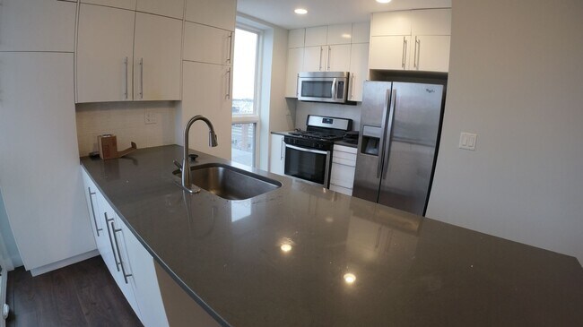 Foto del edificio - 3301 N Sheffield Ave