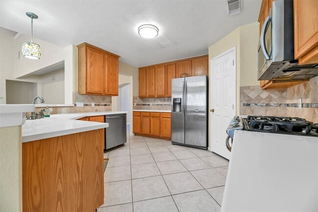 Building Photo - 1802 Whispering Forest Dr