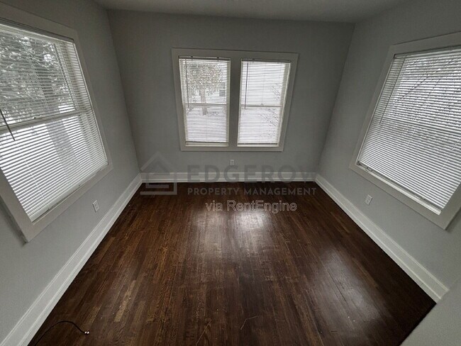 Foto del edificio - 5053 Grand River Dr NE