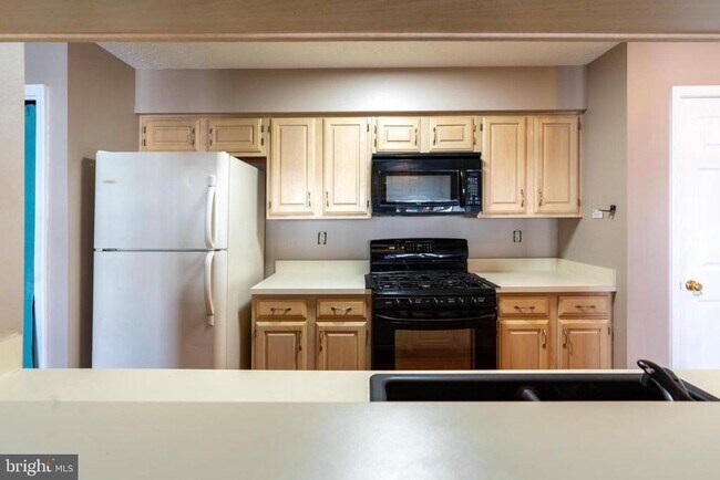 Building Photo - 89 Eldon Way