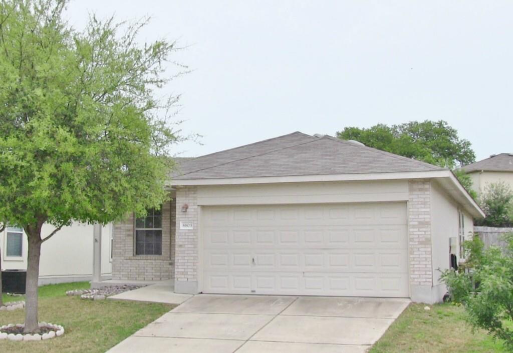 Building Photo - 8803 Dittmar Oaks Dr