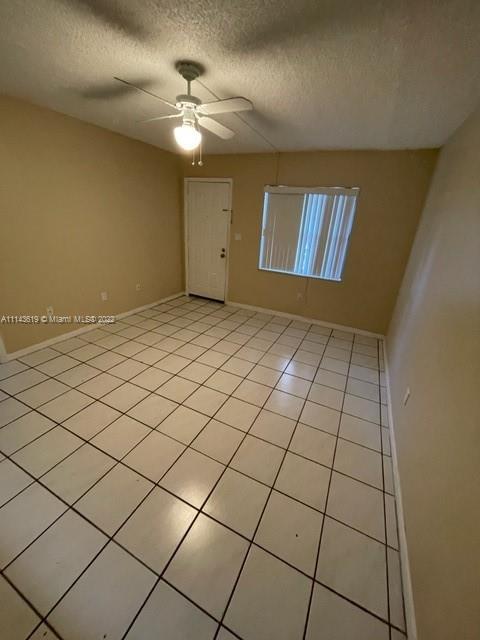 Building Photo - 6031 Shaker Wood Cir