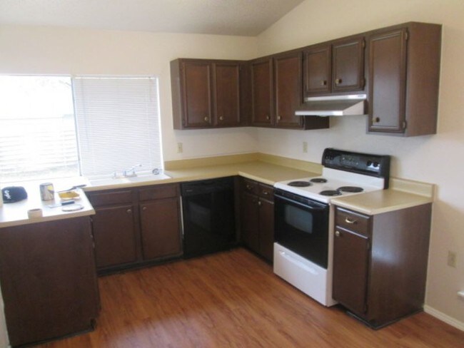 Building Photo - 7810 Lazy Forest Dr