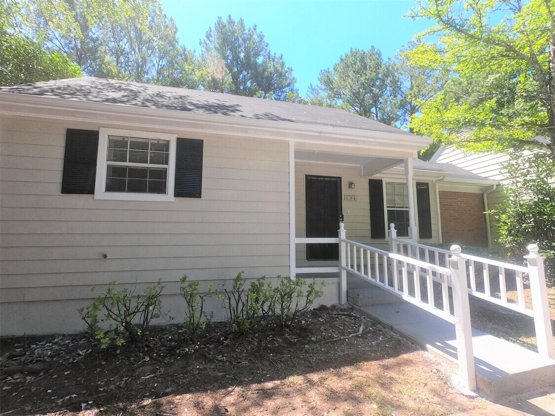 Foto principal - 309 Valley Crest Dr