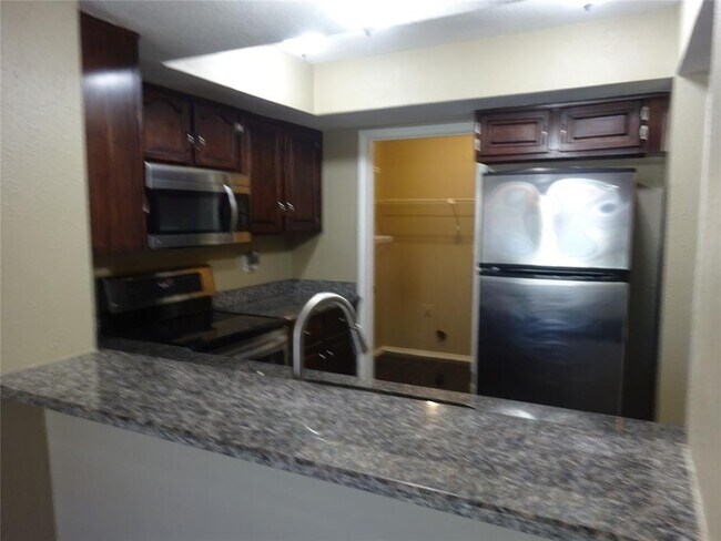 Foto del edificio - 836 Creekside Dr