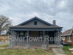 Building Photo - 865 N Evergreen St