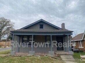 Building Photo - 865 N Evergreen St
