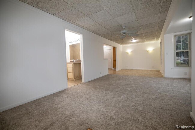 Foto del edificio - 9172 Millward Ave