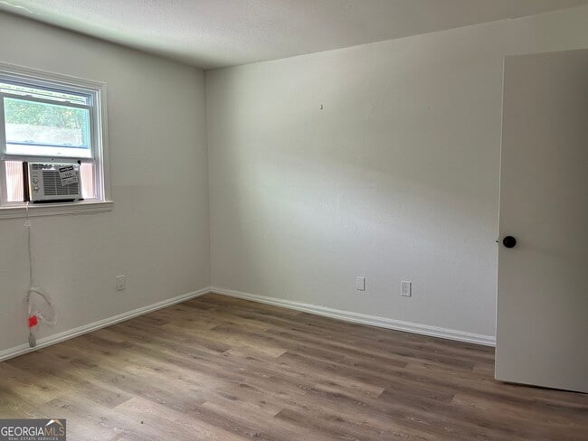 Foto del edificio - 610 N College Dr