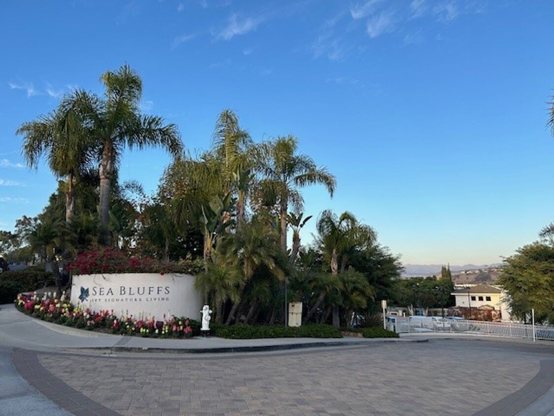 Foto principal - The Fountains at Sea Bluffs. Highly Sought...