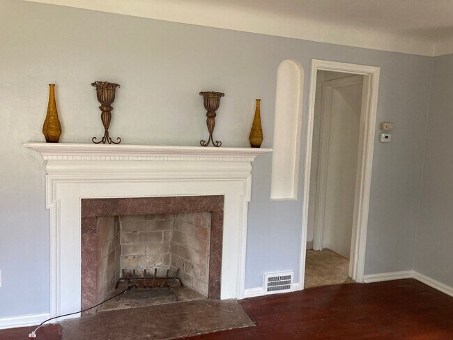 Foto del edificio - 3 Bedroom 1.5 bath home for lease in South...