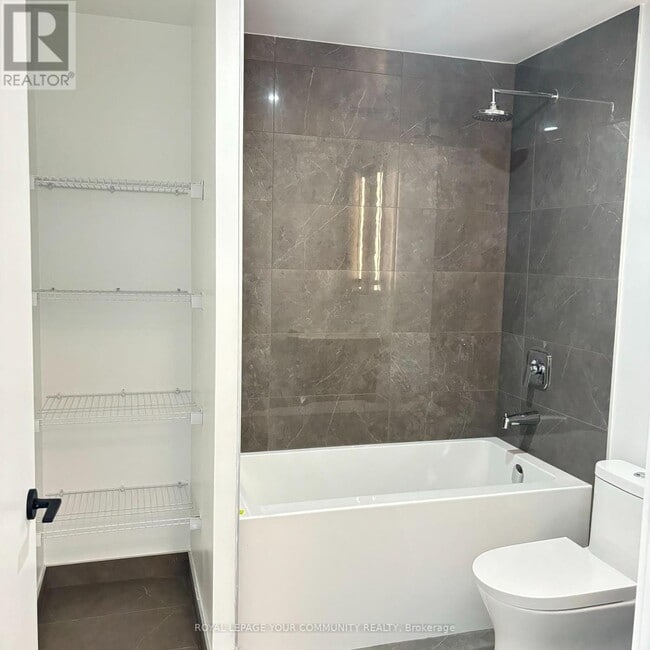 Building Photo - 220 Missinnihe Way