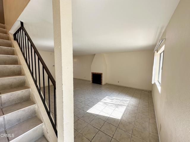 Building Photo - 122 E Ventura St