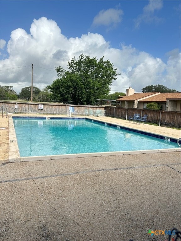 Building Photo - 1051 Country Club Dr