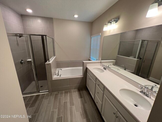 Building Photo - 2474 Alexia Cir