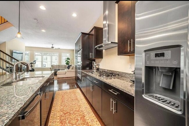 Building Photo - 323 Osona Ln