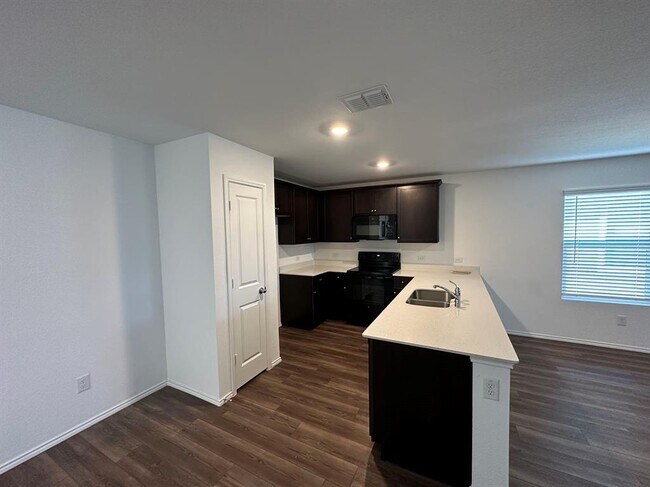 Foto del edificio - 5319 Braemar Wy