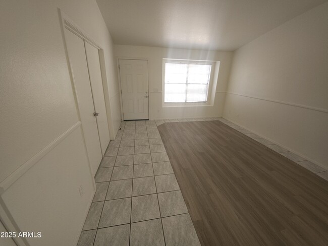 Building Photo - 1321 W Butler Dr