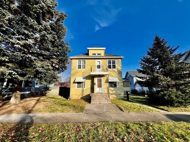 Building Photo - 912 Alabama Ave