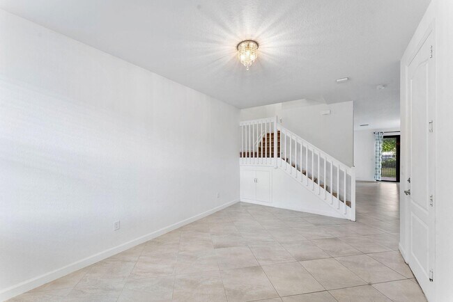 Foto del edificio - 12756 Anthorne Ln