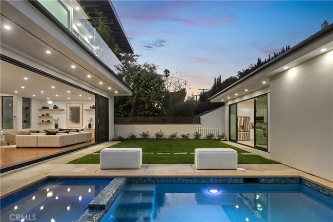 Foto del edificio - 14519 Greenleaf St