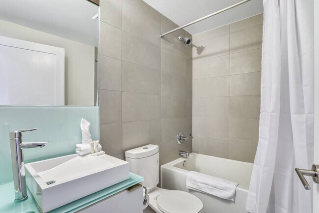 Building Photo - 300 Front St W