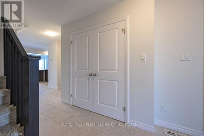 Building Photo - 341 Kennington Way